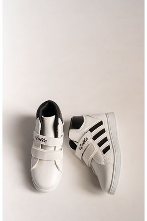 Beyaza Siyah Şeritli Cırtlı Bot