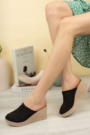 Dolgu Topuk Önü Kapalı Örgülü Kadın Terlik