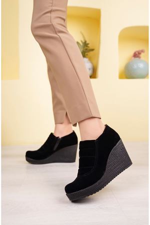 Dolgu Taban Yandan Fermuarlı Siyah Süet Kadın Ayakkabı