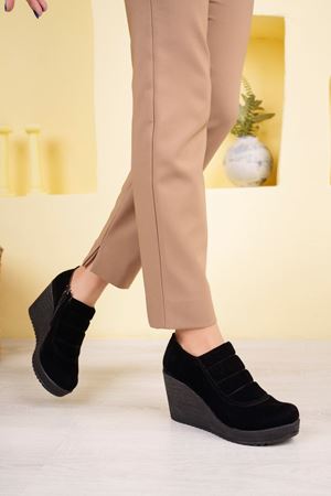 Dolgu Taban Yandan Fermuarlı Siyah Süet Kadın Ayakkabı