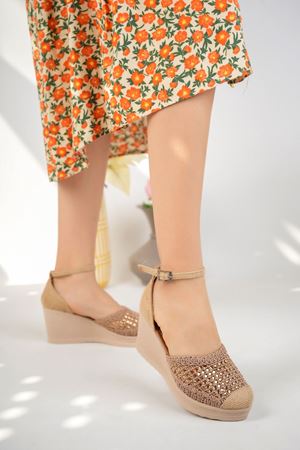 Dolgu Taban Arka Kapalı Taşlı Açık Vizon Kadın Ayakkabı