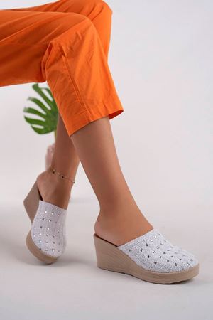 Dolgu Taban Ekose Örgü Önü Kapalı Taşlı Beyaz Terlik