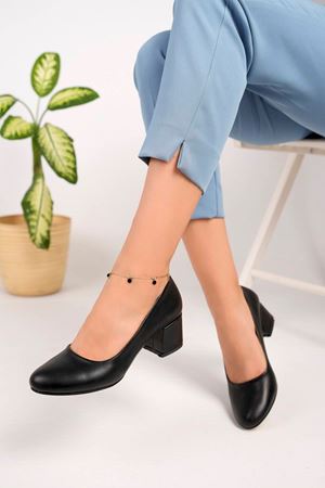 Alçak Topuk Yuvarlak Kalıp Siyah Cilt Stiletto