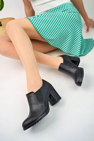 Çift Tarafı Lastikli Siyah Cilt Kadın  Ayakkabı