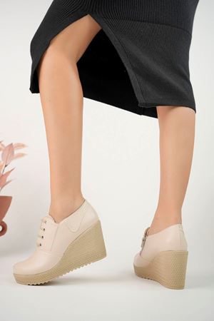 Dolgu Topuk Fermuarlı Krem Cilt Kadın Ayakkabı