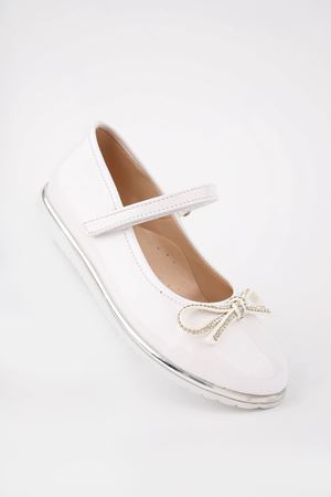 Termo Taban Bıyık Fiyonk Beyaz Rugan Kız Çocuk Ayakkabı - kopya