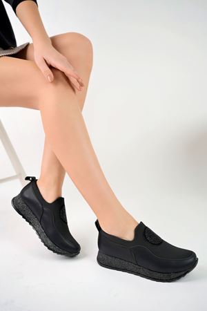 Dolgu Simli Taban Yuvarlak Taşlı Siyah Kadın Ayakkabı