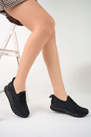 Dolgu Simli Taban Yuvarlak Taşlı Siyah Kadın Ayakkabı