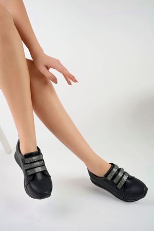 Simli Taban Taşlı Siyah Ayakkabı