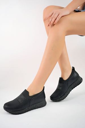 Dolgu Simli Taban Lastikli Taşlı Siyah Kadın Ayakkabı