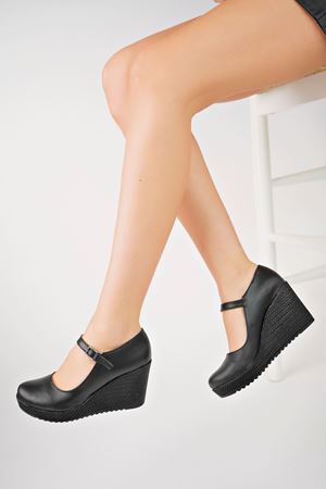 Dolgu Taban Bilekten Tokalı Siyah İRM Cilt  Ayakkabı