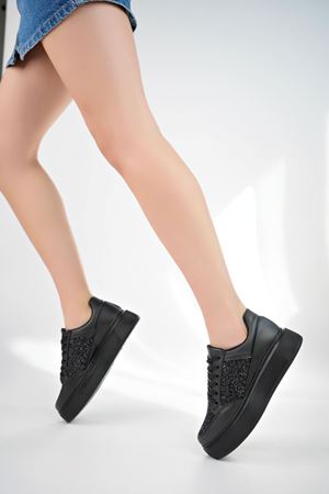 Dolgu Taban Taşlı Siyah Kadın Ayakkabı