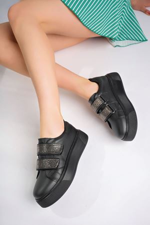 Dolgu Taban Cırtlı Siyah Kadın Ayakkabı