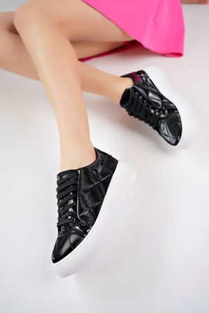 Dolgu Topuk Siyah Ayakkabı