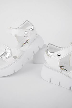 Kalpli Beyaz Kız Çocuk Sandalet